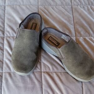 Skechers Womens Suede Gray GogaMax Slip-On Shoes size 6.5